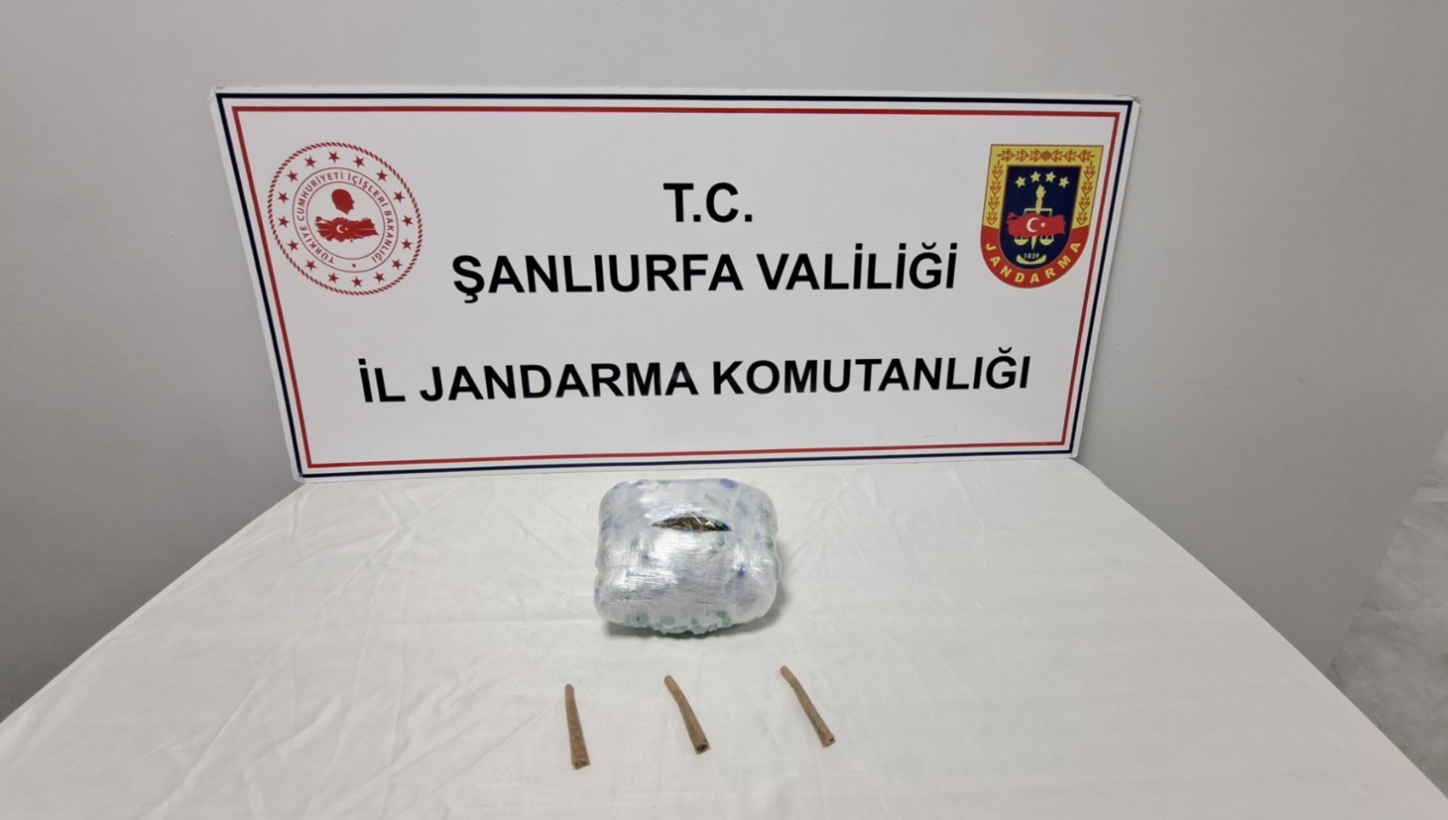 Yolcu otobüsü durduruldu! Bakın neler çıktı