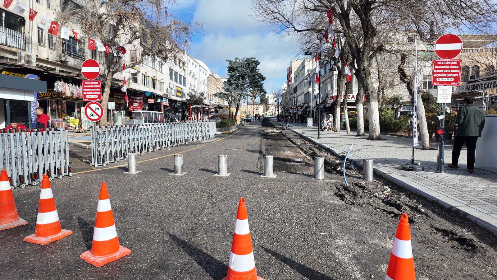 DİVANYOLU YAYALAŞTIRMA PROJESİNDE ASFALT ÖNCESİ ZEMİN ÇALIŞMASI YAPILIYOR