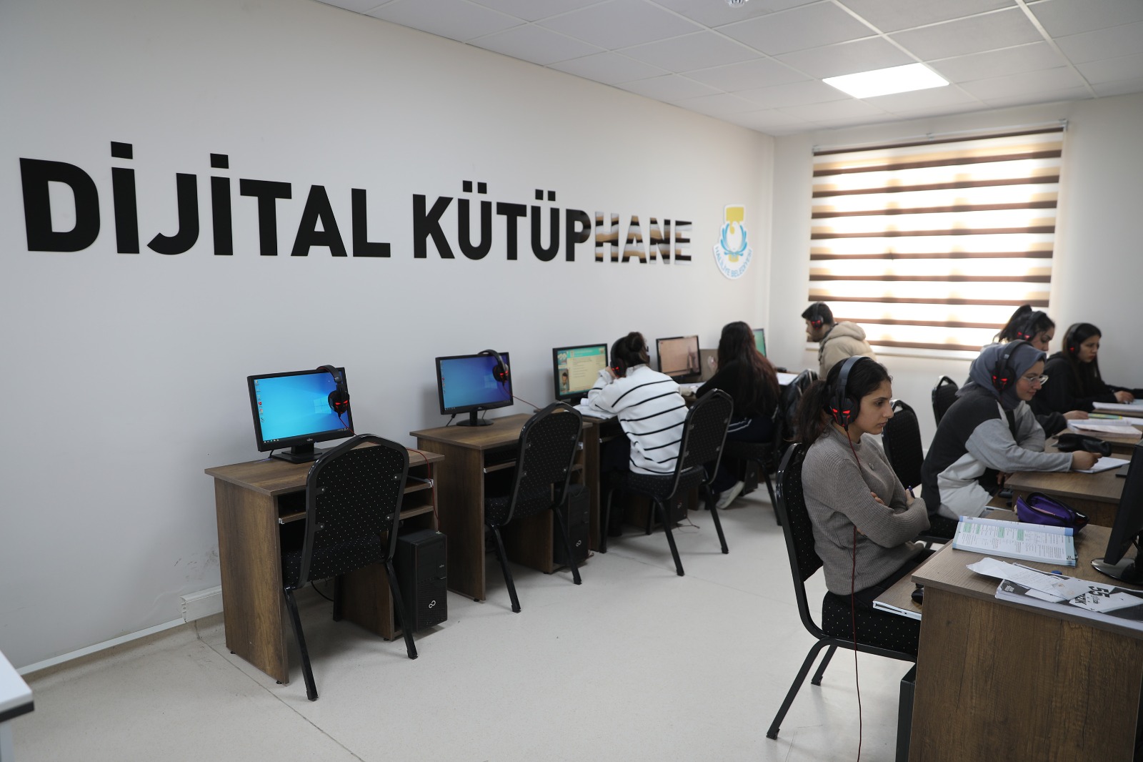 BAŞKAN CANPOLAT’TAN EĞİTİME TAM DESTEK: GENÇLERE ÜCRETSİZ İNTERNET