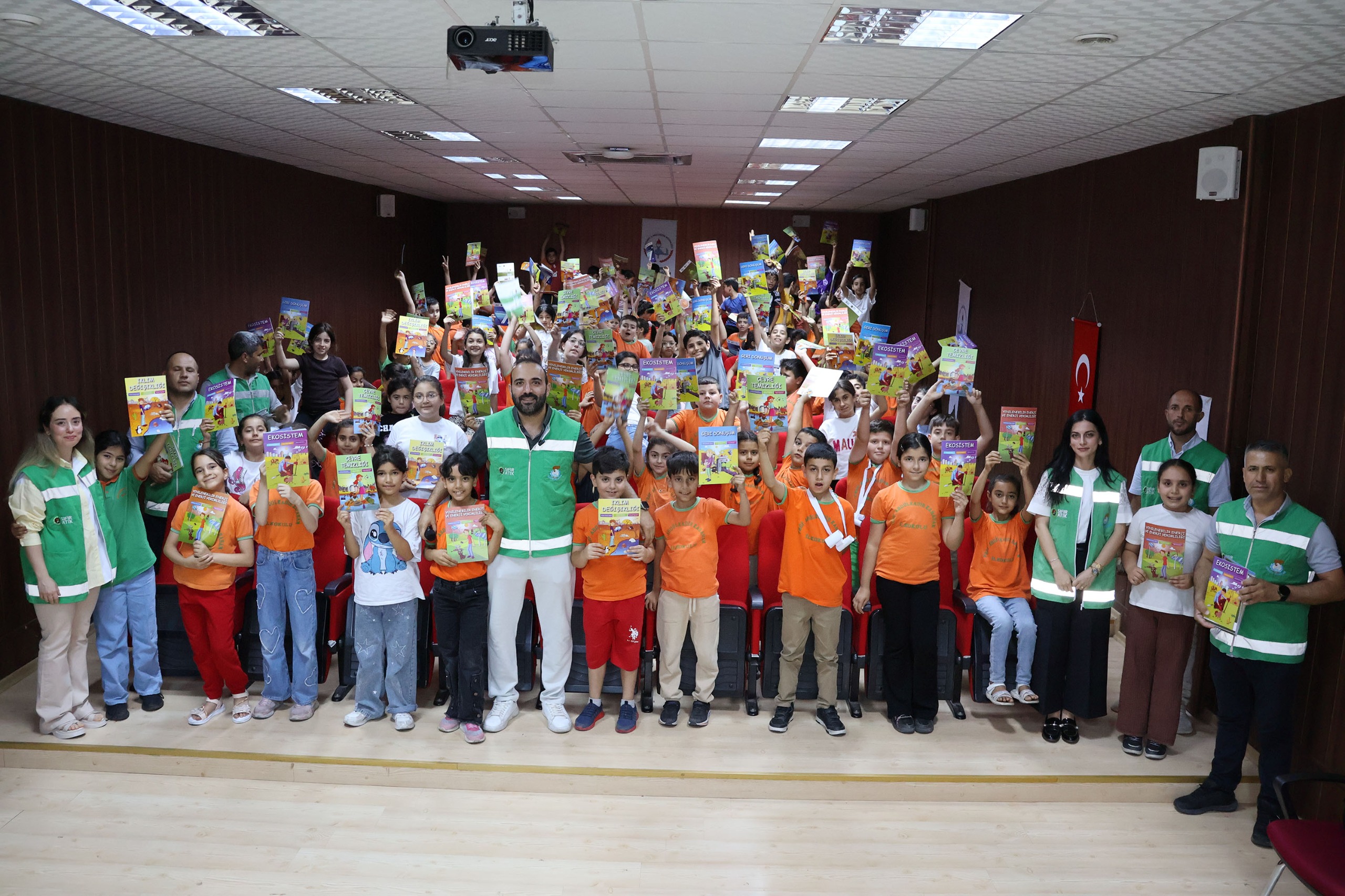 HALİLİYE BELEDİYESİ’NDEN ÖĞRENCİLERE ÇEVRE DOSTU EĞİTİM