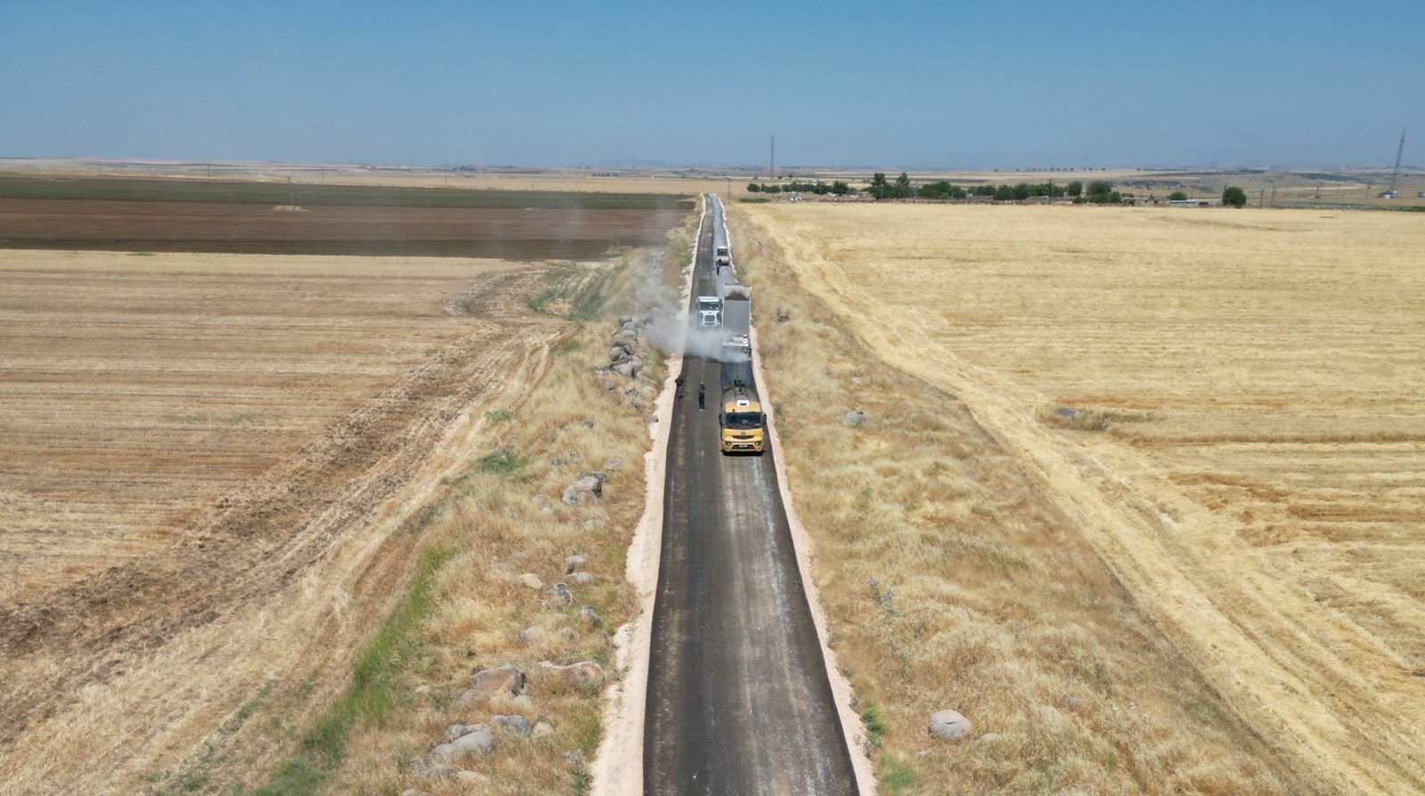 HİLVAN’DA 8,5 KİLOMETRELİK YOL YENİLENDİ