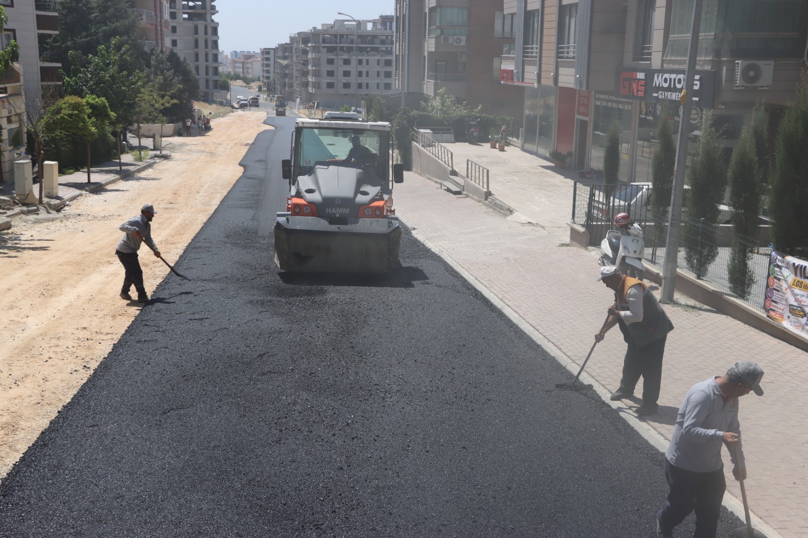 BÜYÜKŞEHİR’DEN AKBAYIR MAHALLESİ’NE KONFORLU ULAŞIM ATAĞI