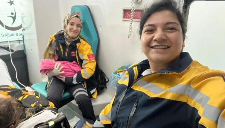 Şanlıurfa’da ambulansta doğum oldu!