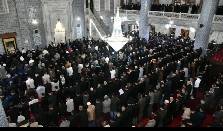 Şanlıurfa’da bayram namazında camiler doldu taştı