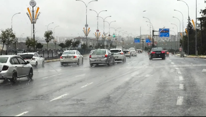Meteorolojiden kuvvetli yağış ve rüzgar uyarısı
