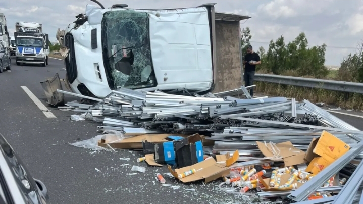 Şanlıurfa'da kontrolden çıkarak devrildi!