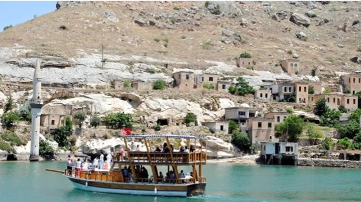 Halfeti’de Gürültü Tartışması: Sakin Şehrin Ruhuna Uygun Hareket Edilmeli