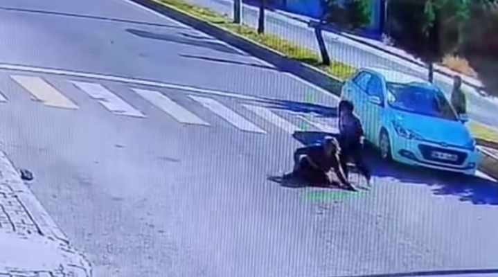 Şanlıurfa’da korkutan kaza: Karşıya geçmek isterken otomobil çarptı!
