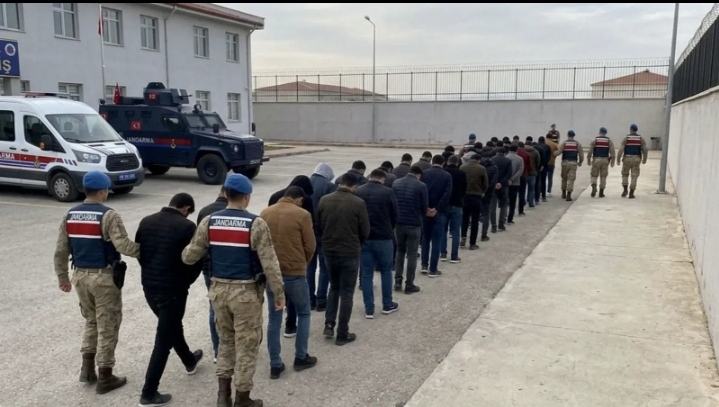 Şanlıurfa’da suç örgütlerine operasyon! Aralarında avukatlar da var