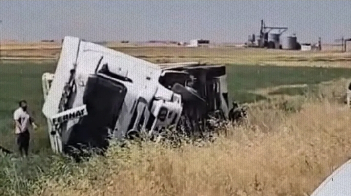 Ceylanpınar-Kızıltepe yolunda tır kazası!