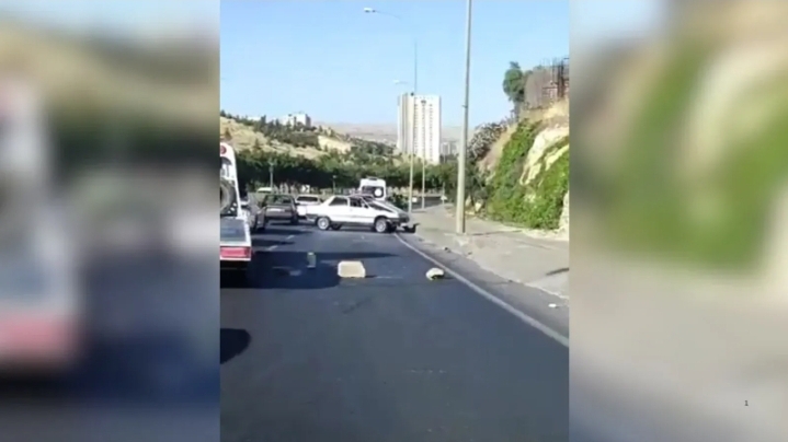 Şanlıurfa'da kontrolden çıkan otomobil kaldırıma çarptı: 1 yaralı