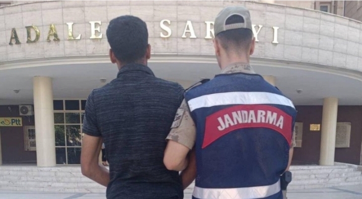 Aranan hükümlü Karaköprü'de jandarma ekiplerince yakalandı