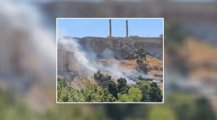 Urfa Kalesi eteklerinde yangın çıktı!