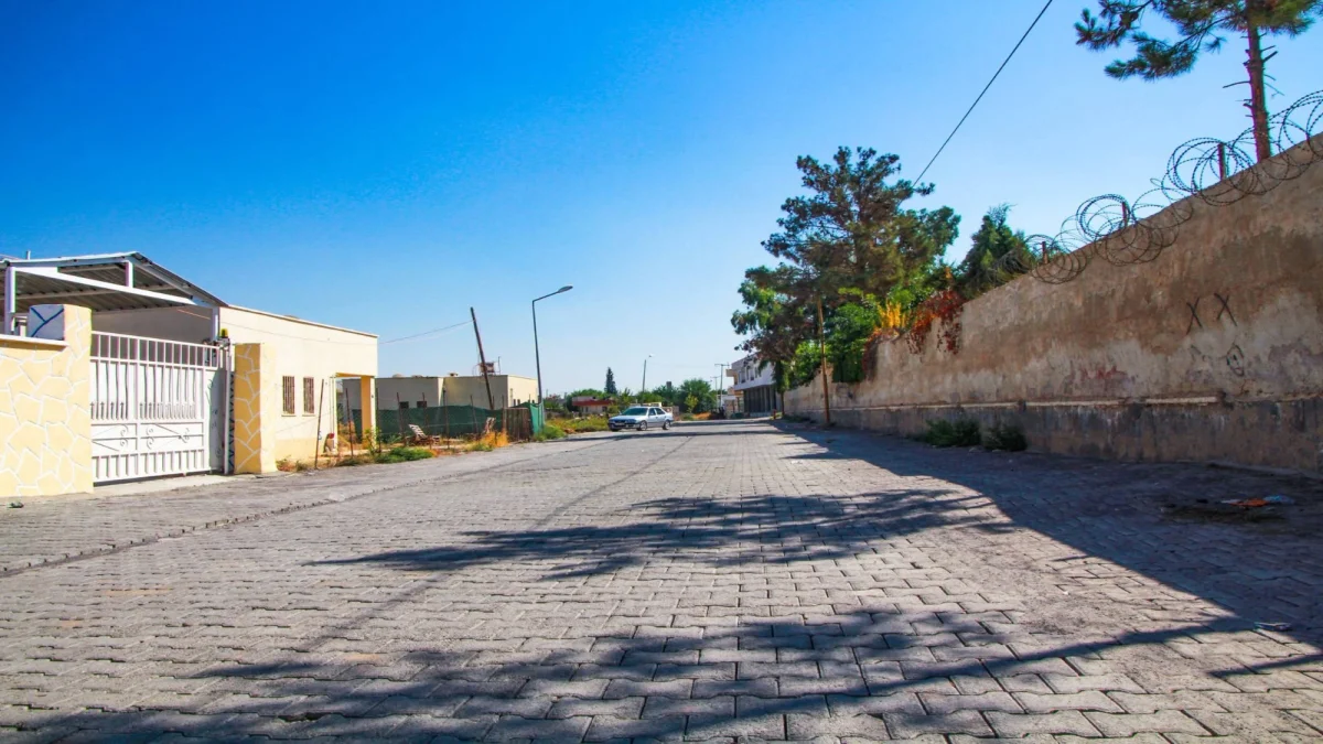 HARRAN’DA KIŞ ÖNCESİ ÜSTYAPI ATAĞI: İLÇE MERKEZİNDE PARKE TAŞI ÇALIŞMALARI TAMAMLANDI