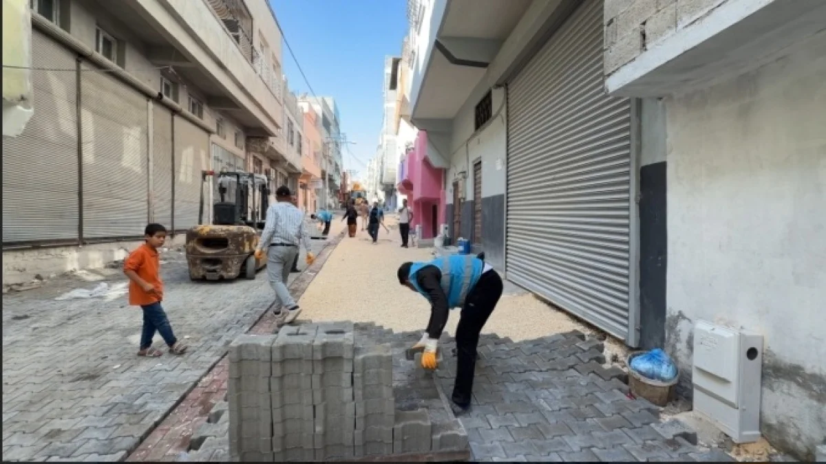 EYYÜBİYE’DE YOL YAPIM SEFERBERLİĞİ DEVAM EDİYOR