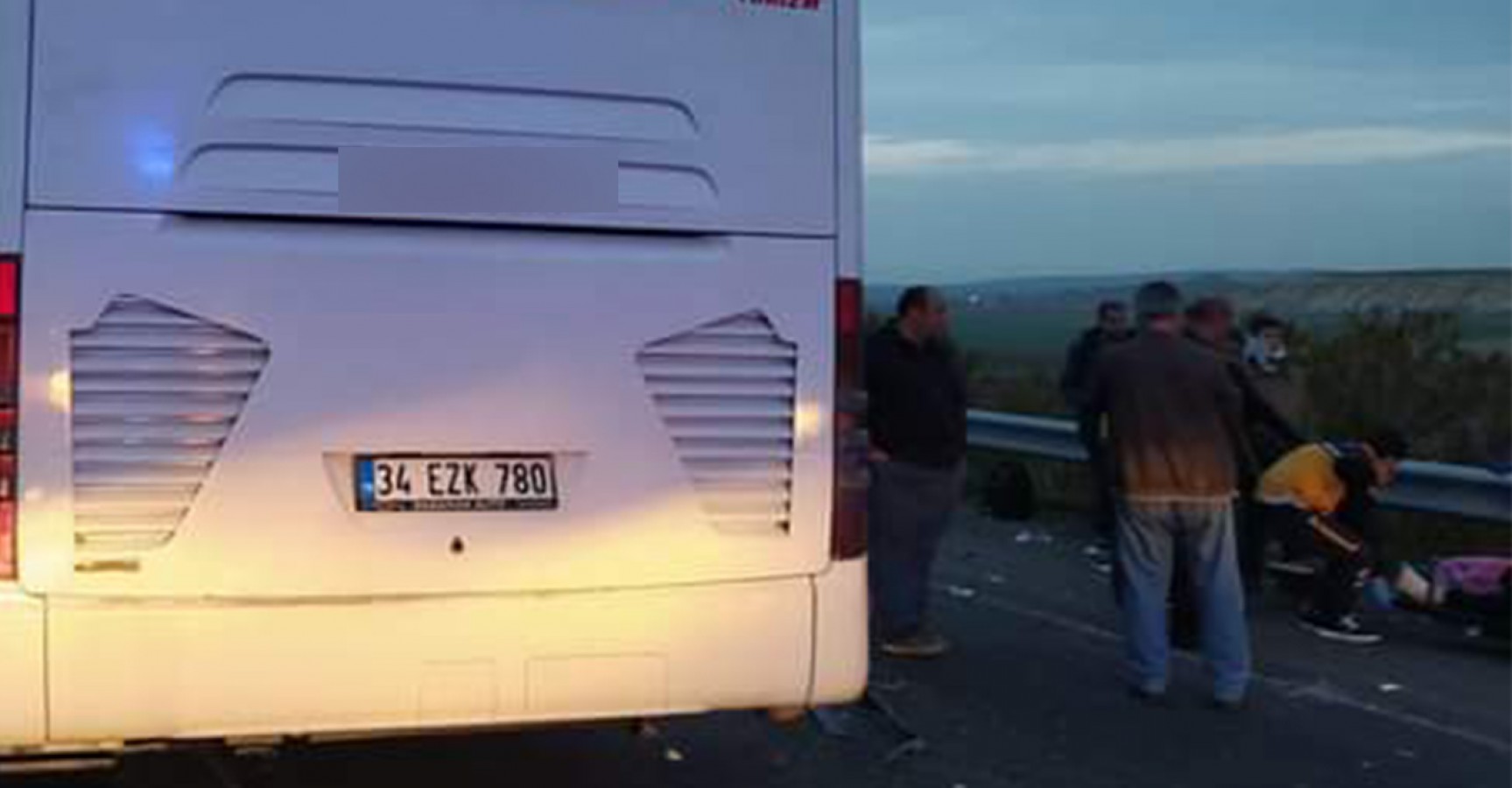 Şanlıurfa’da tır ile otobüs çarpıştı! 10 yaralı