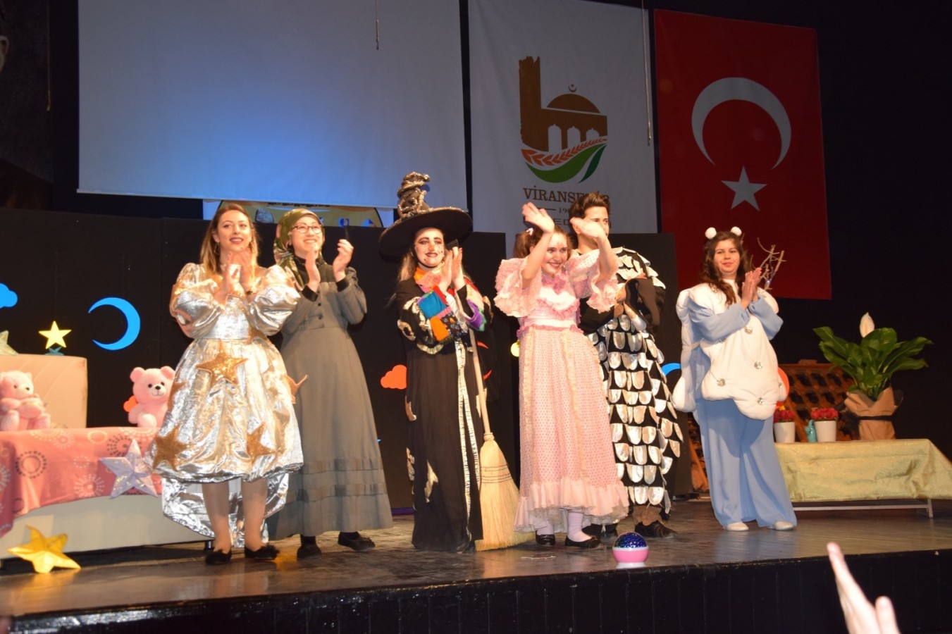 Viranşehir'de çocuklara özel gösteri