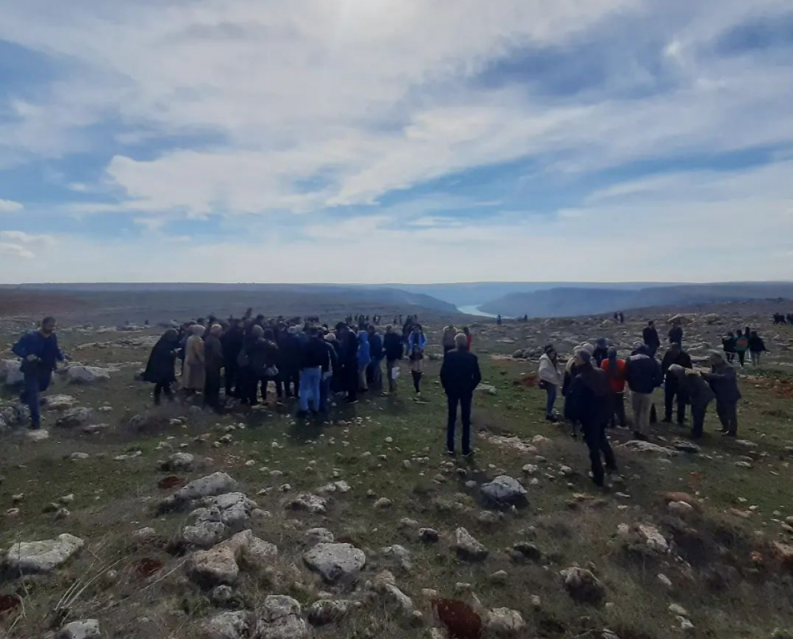 Mezopotamya Sümbülü için kilometrelerce yürüdüler