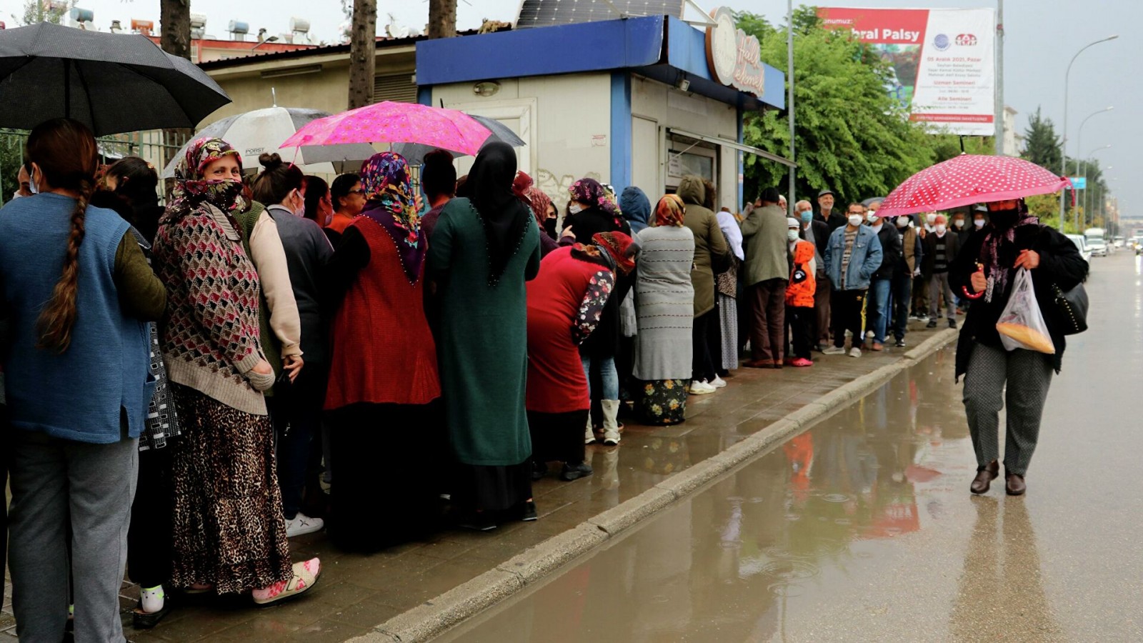 Son ankete göre ekonomik kriz ülkedeki en büyük sorun