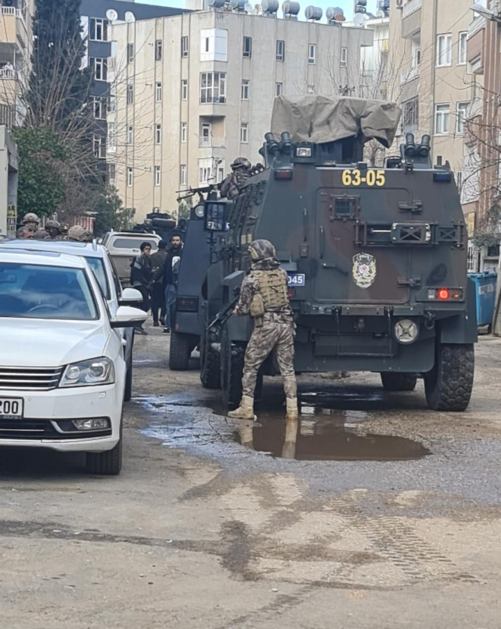 Şanlıurfa'da silahlı saldırıda 2 polis yaralandı