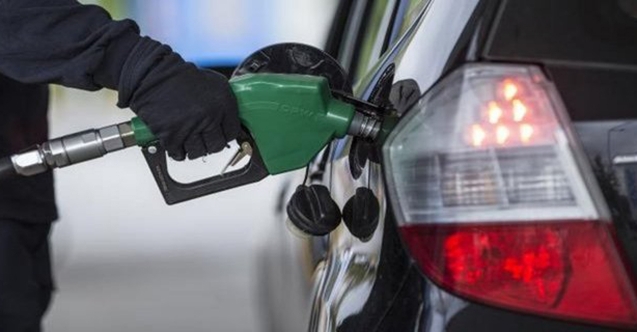 Benzin ve motorine yapılan son zam iptal edildi