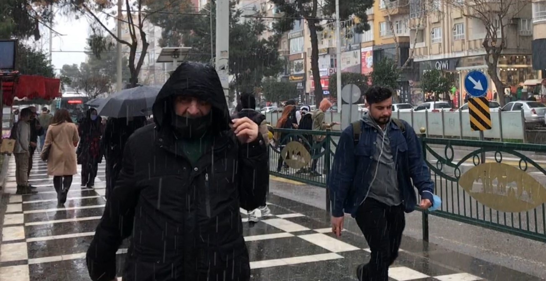 Şanlıurfa'da sağanak yağış etkili oldu