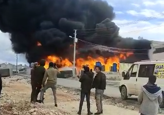 Şanlıurfa'da fabrikada çıkan yangın korkuttu!