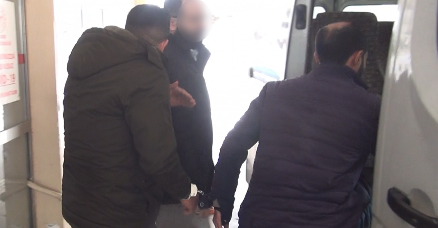 Hırsızlar, polisten kaçamadı!