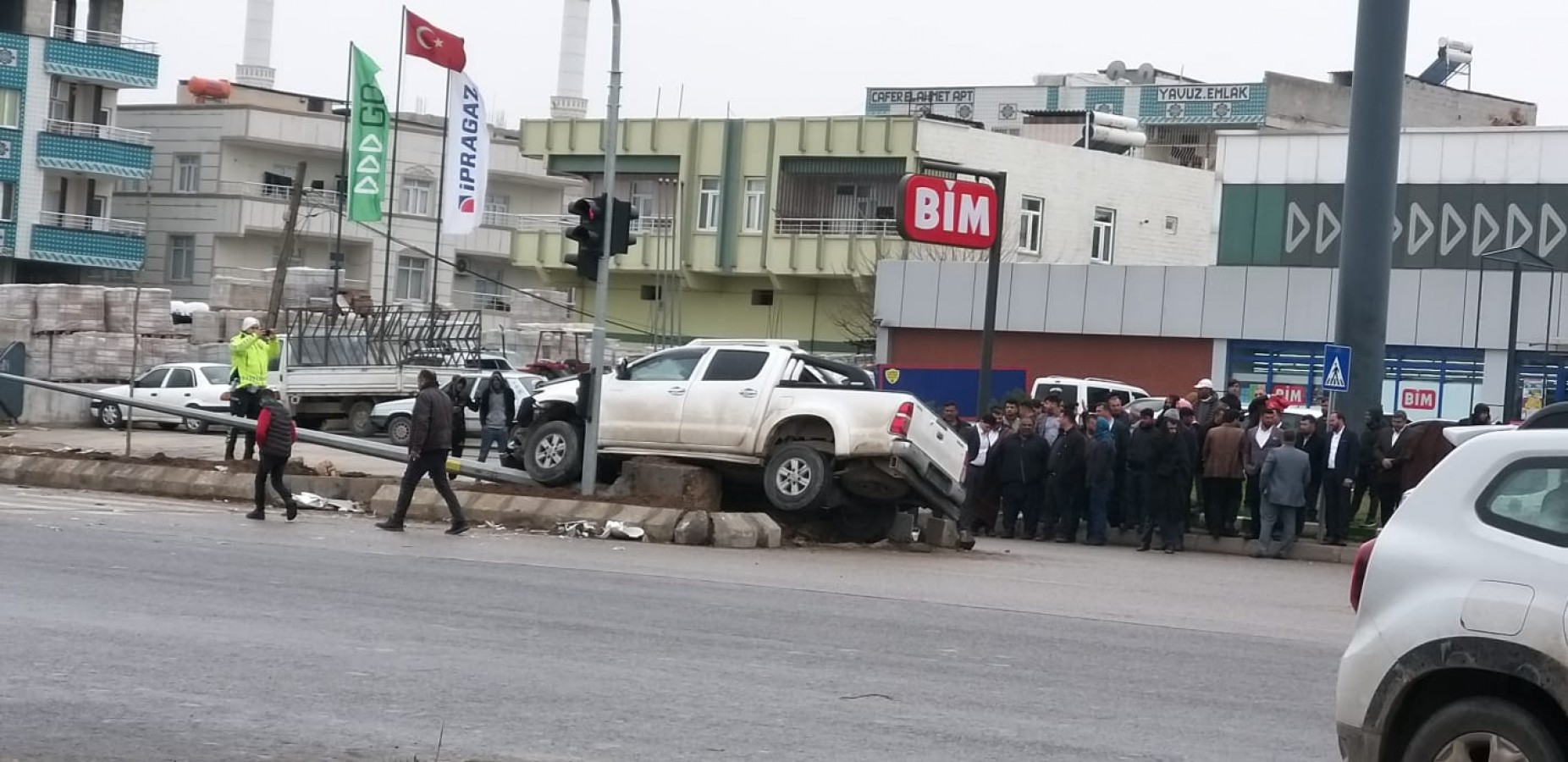 İnek kazaya neden oldu! 4 yaralı