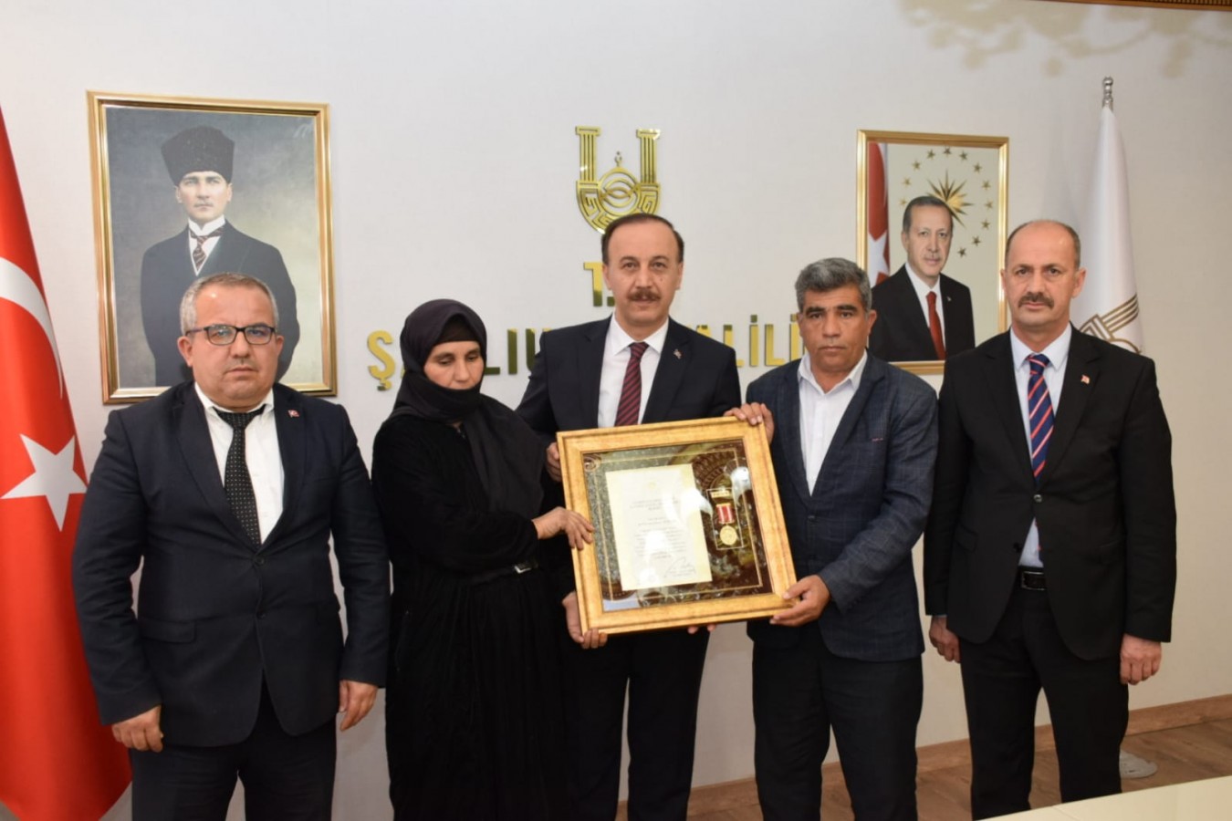 Urfalı şehit ailesine Övünç Madalyası verildi