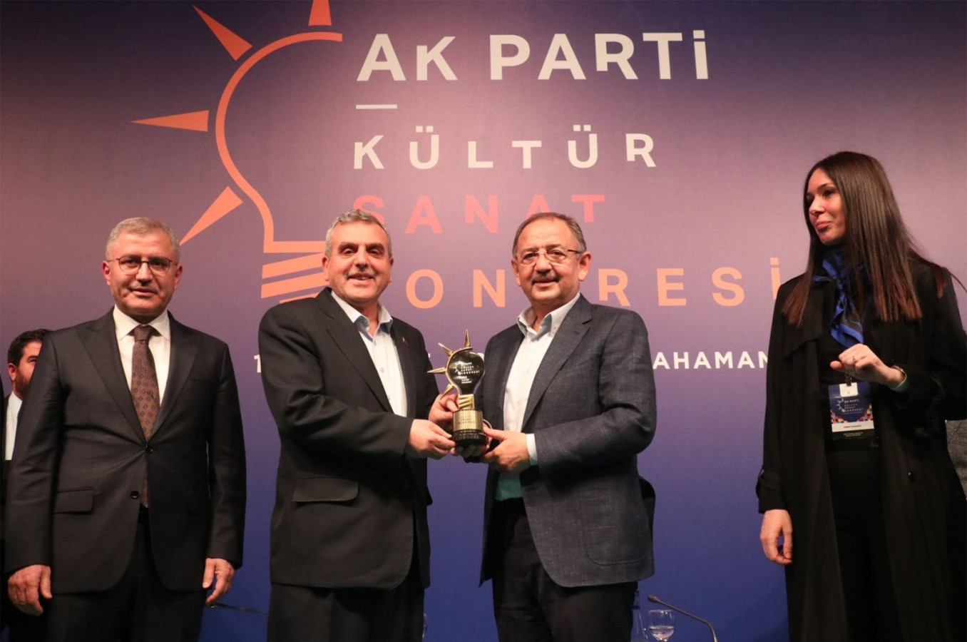 Özhaseki'den Şanlıurfa Büyükşehir Belediyesi'ne ödül