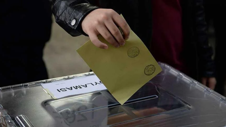 AK Parti'nin oyu bir yılda her ay eridi yüzde 30’un altına düştü