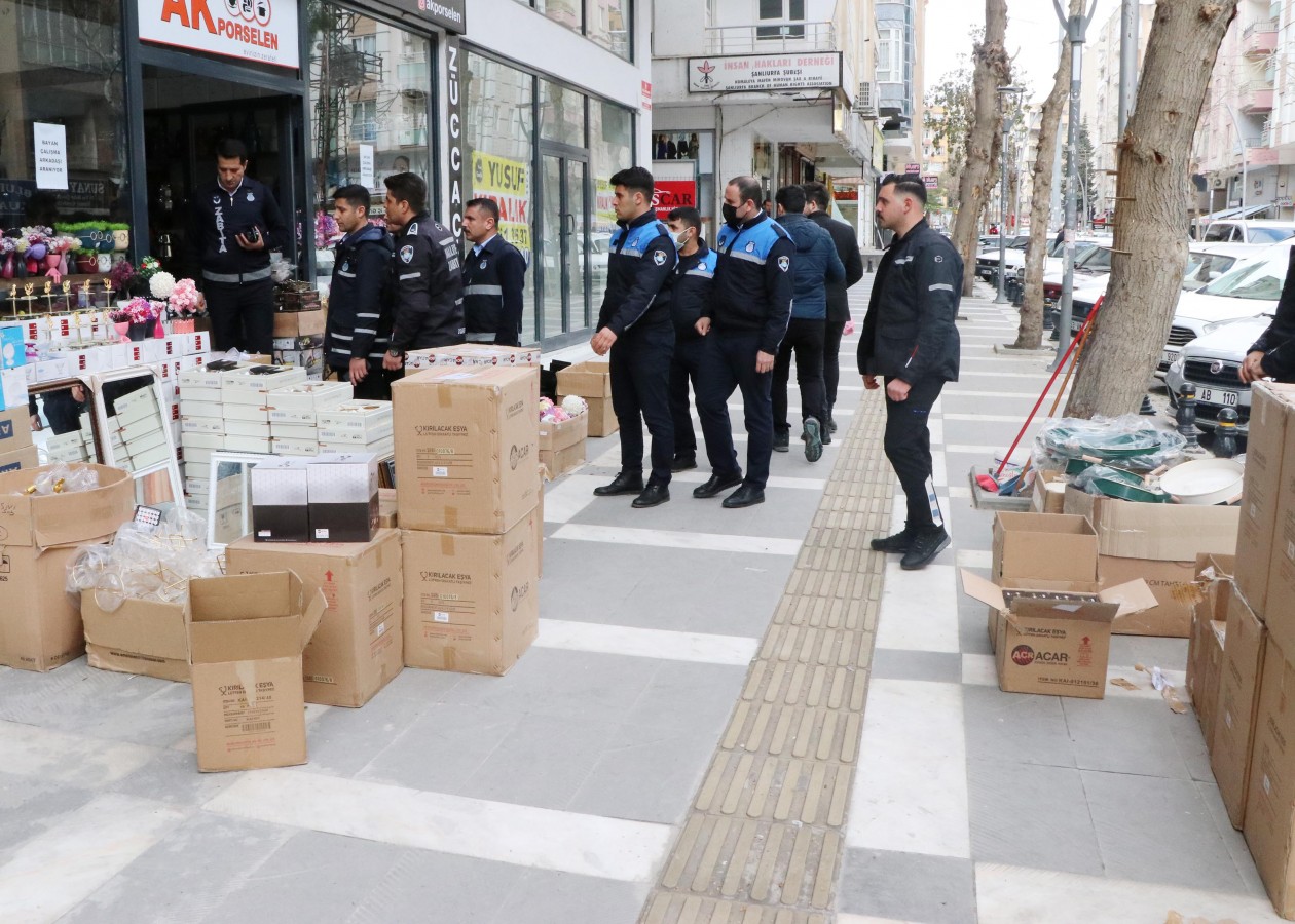 Haliliye'de kaldırım işgaline yönelik denetim