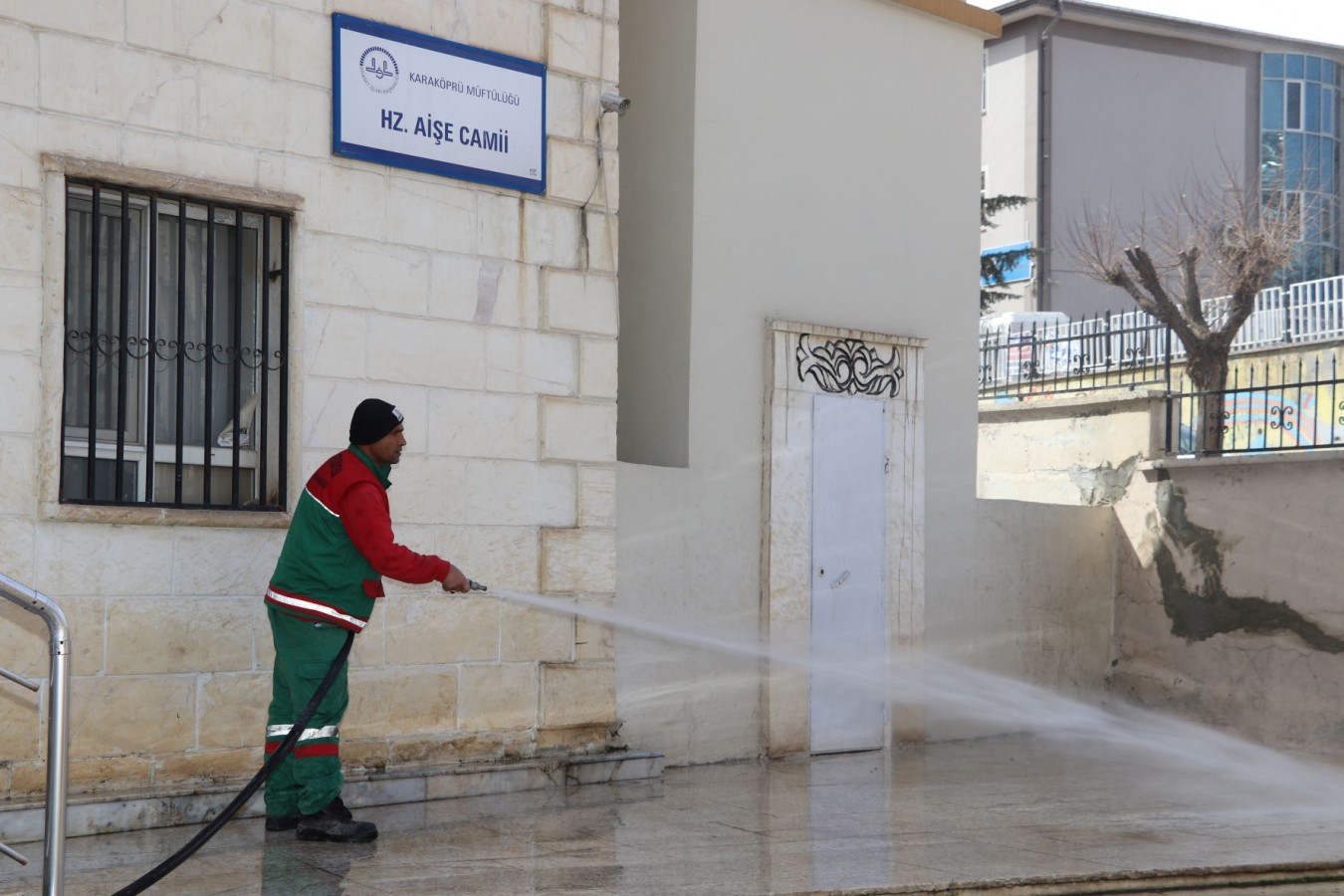 Karaköprü'de camilere Ramazan temizliği