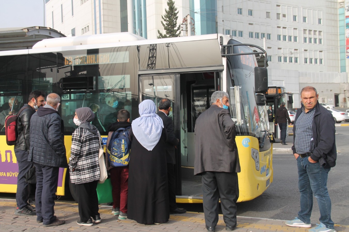 Akaryakıt zammı toplu taşımayı da vurdu