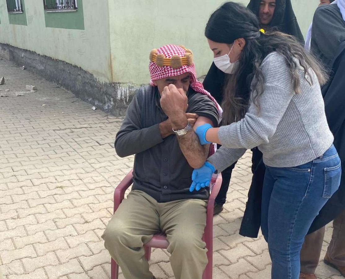 Viranşehir’de yaşlıların ayağına giden aşı hizmeti