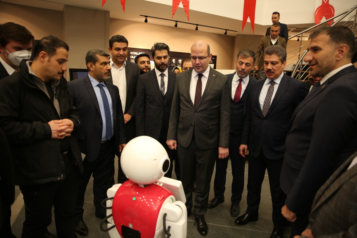 AK Partili üst düzey isim Battani Bilim Merkezini ziyaret etti