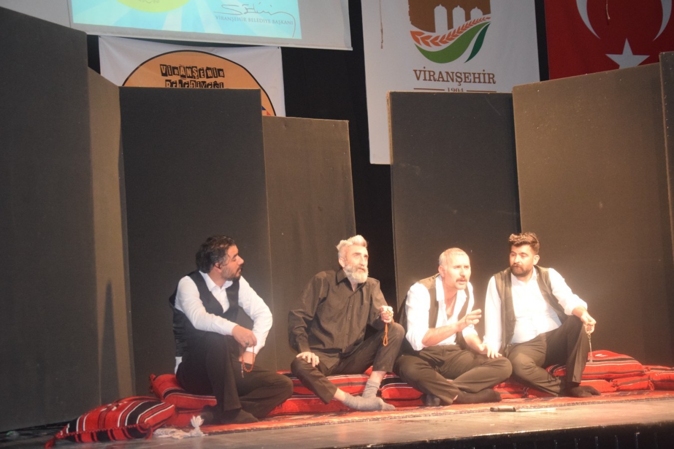 Viranşehir’de ‘Bir Zamanlar Urfa’ oyunu sahnelendi