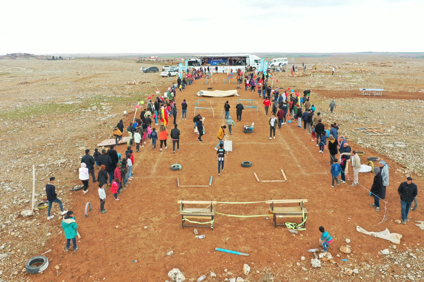 Çocuklar kurulan parkurda "Survivor" heyecanı yaşadı