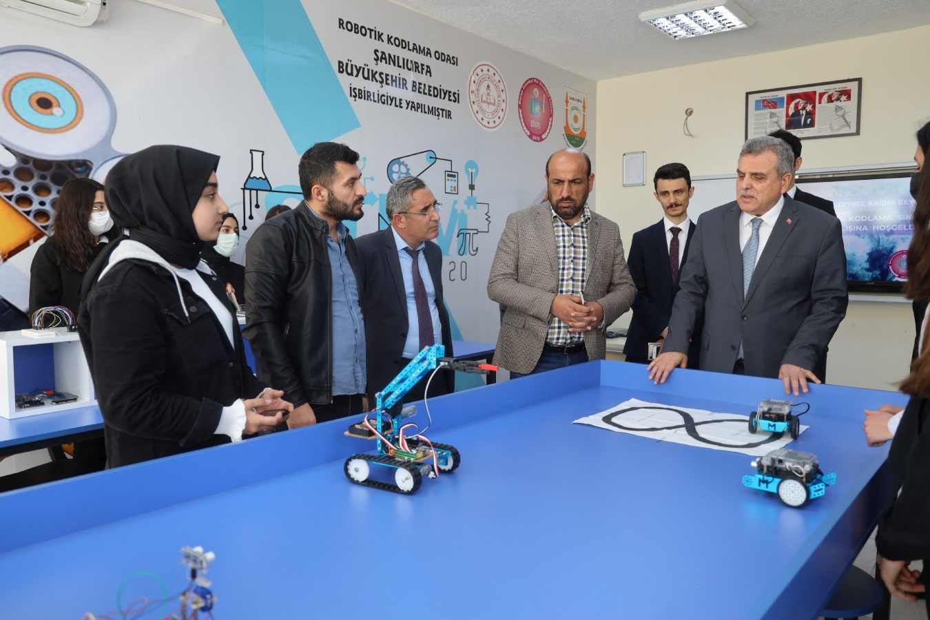 Liseye robotik kodlama odası açıldı