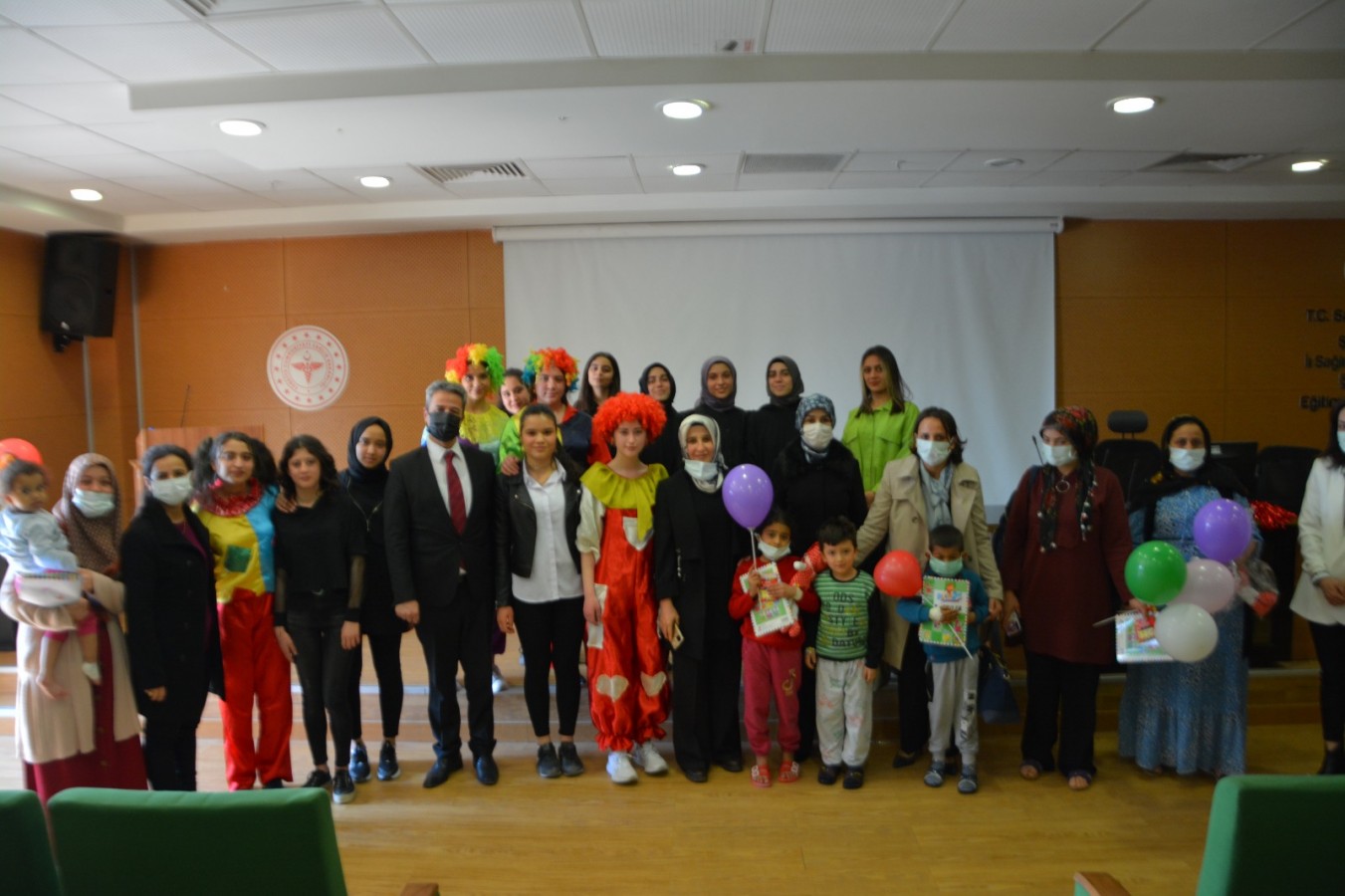 Meslek lisesi öğrencileri hem eğlendiler hem eğlendirdiler
