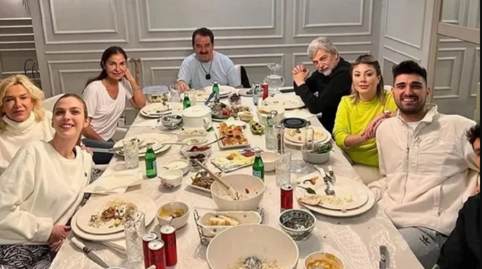 Tatlıses eski eşiyle iftarda buluştu