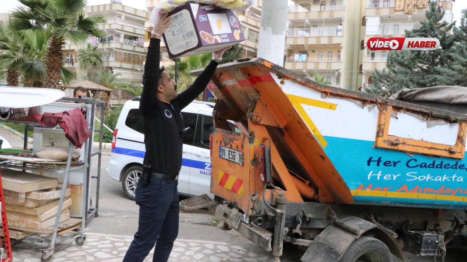 Haliliye'de tarihi geçmiş ürünleri vatandaşa yedireceklerdi!