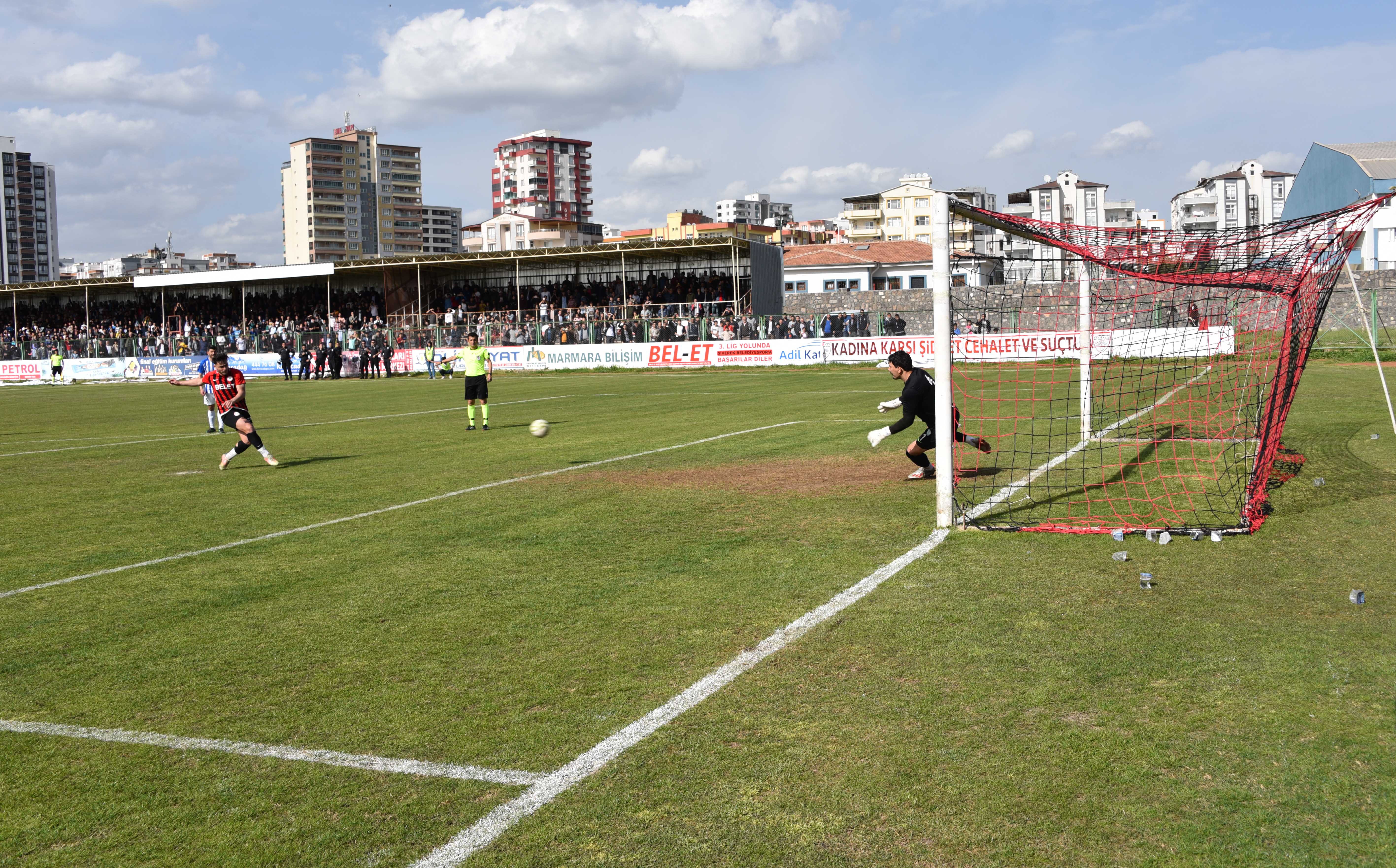 Siverek Belediyespor evinde lideri devirdi
