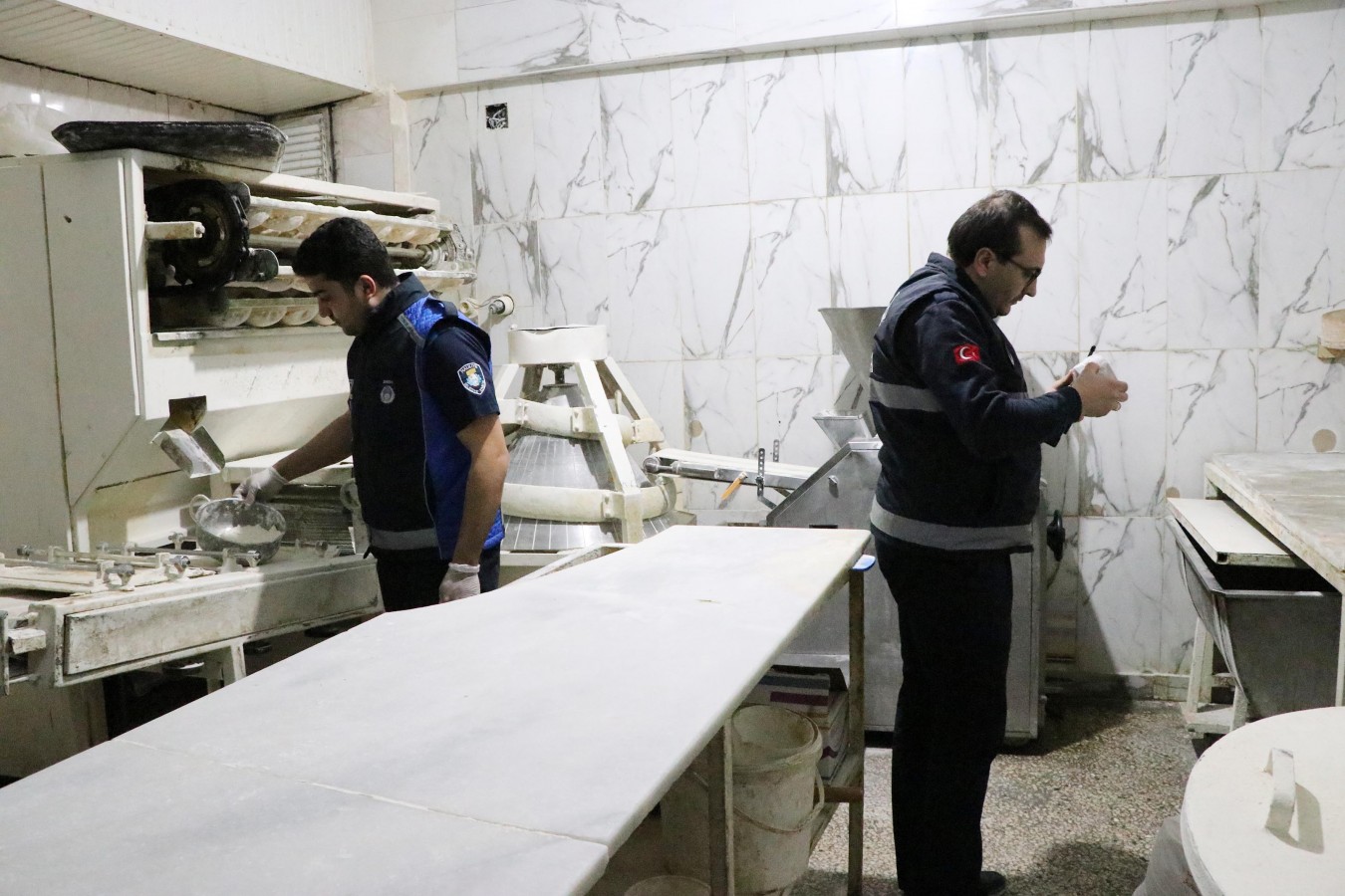 Haliliye’de sahur vakti fırınlar denetlendi