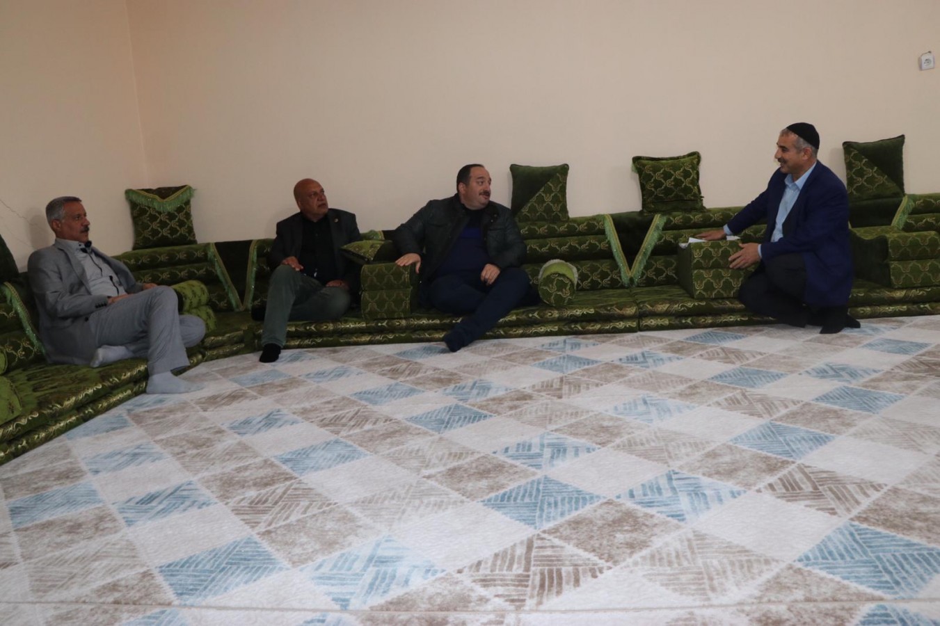 Ekinci'den ailelere ziyaret