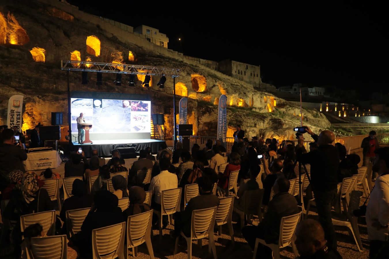 ‘Şanlıurfa’nın Arkeolojik Kazıları’ konulu panel ilgi gördü