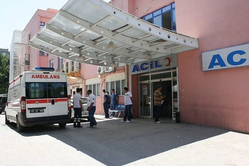 Köyde silahlı saldırı! Sivil araçtan açılan ateşle yaralandı