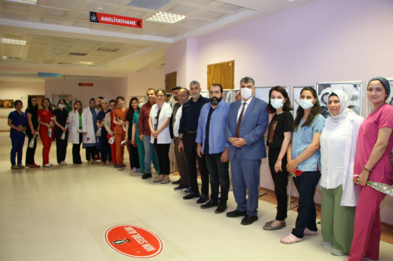 İl sağlık müdürü ebelerin gününü kutladı