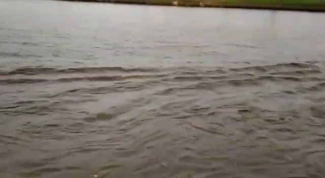 Şanlıurfa'da yollar göle döndü!